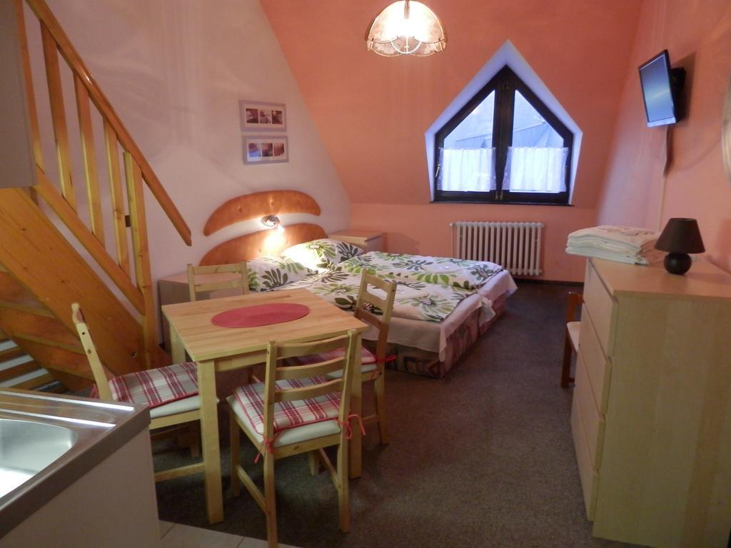 Pension Mona Harrachov Rom bilde